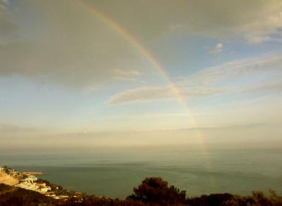 20110411192529-arco-iris-sobre-el-mediterraneo.jpg